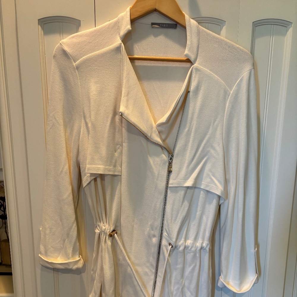 TART white jacket M